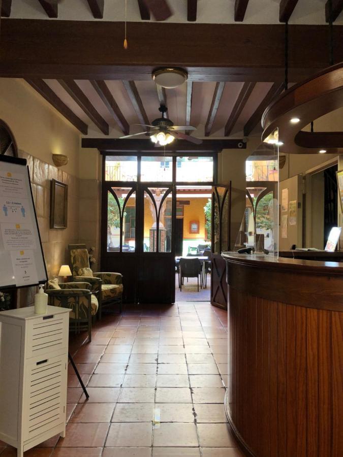 Hostal Loreto Denia Bagian luar foto