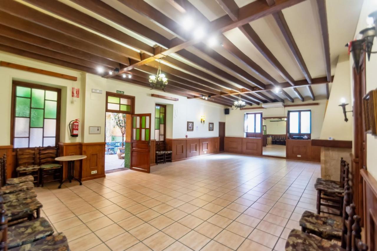 Hostal Loreto Denia Bagian luar foto