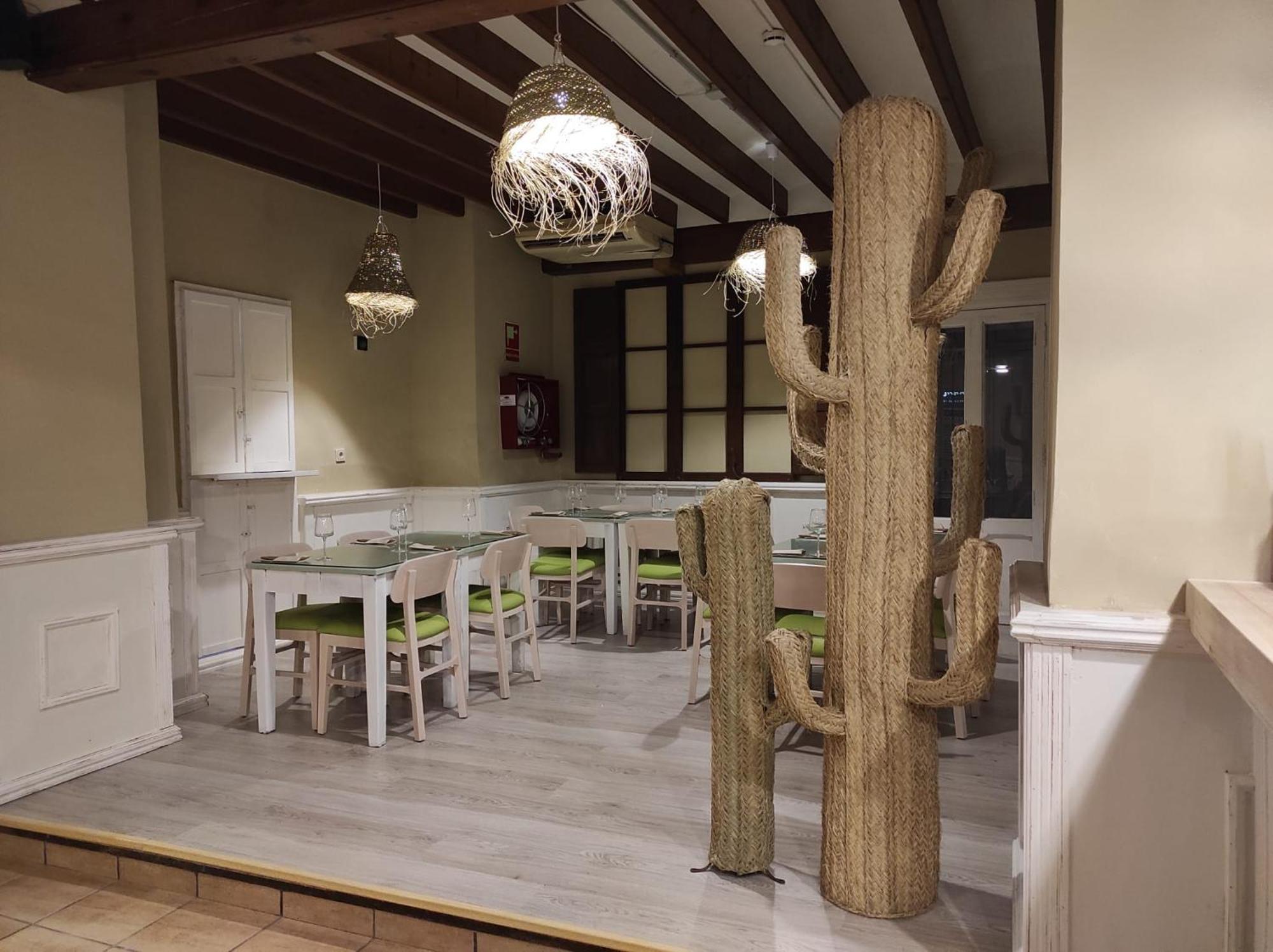 Hostal Loreto Denia Bagian luar foto