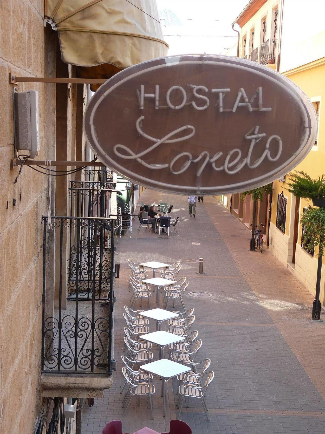 Hostal Loreto Denia Bagian luar foto